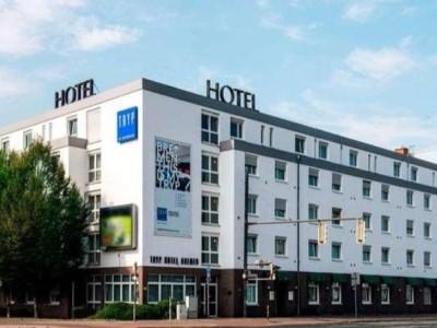 Tryp By Wyndham Bremen Airport Hotel Buitenkant foto