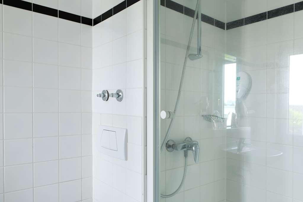 Tryp By Wyndham Bremen Airport Hotel Buitenkant foto