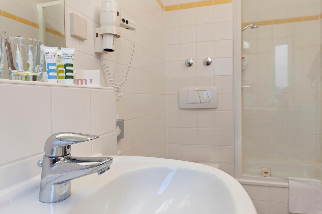Tryp By Wyndham Bremen Airport Hotel Kamer foto