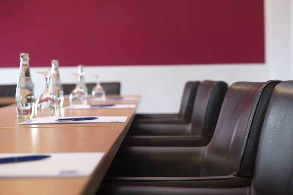 Tryp By Wyndham Bremen Airport Hotel Zakenleven foto