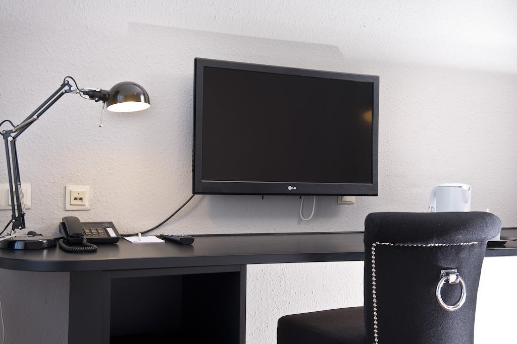 Tryp By Wyndham Bremen Airport Hotel Kamer foto